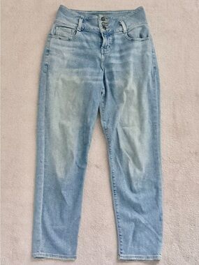 Vintage Hollister Junior’s Light Wash Triple Button Ultra High Rise Mom Jean